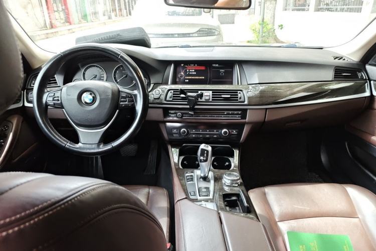 Used BMW 5 Series 2014 525Li Luxury Design Package Center Console