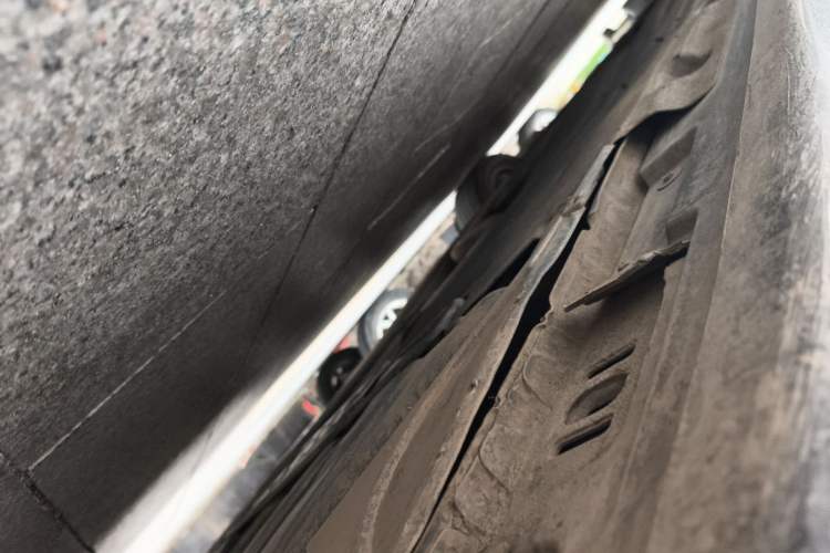 Used BMW 5 Series 2014 520Li Elegant Model Chassis Front Left
