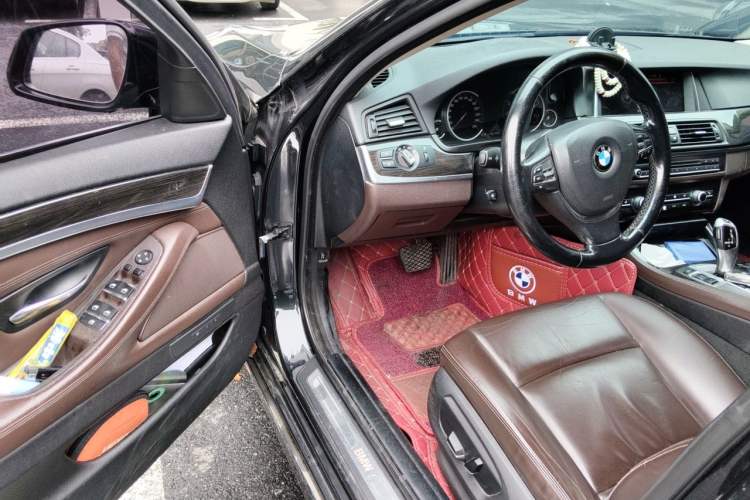 Used BMW 5 Series 2014 525Li Luxury Design Package Driver Seat