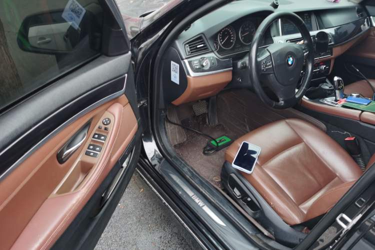 Used BMW 5 Series 2014 520i Elegant Edition Driver Seat