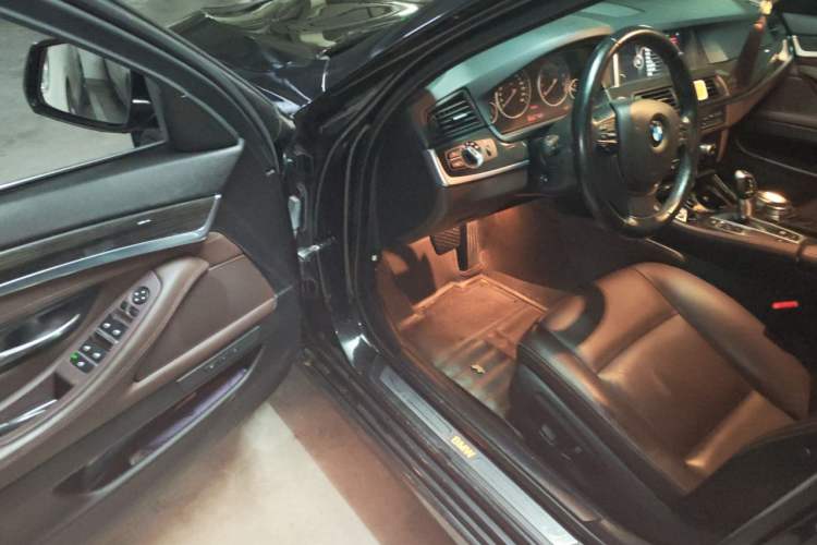 Used BMW 5 Series 2014 525Li Luxury Design Package Driver Seat