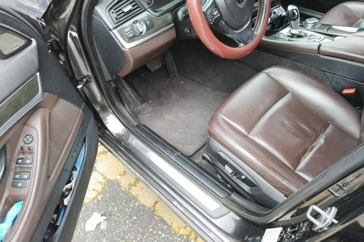 Used BMW 5 Series 2014 525Li Luxury Design Package Driver Seat