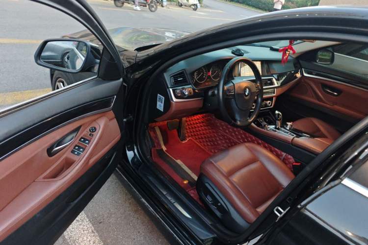Used BMW 5 Series 2014 520i Elegant Edition Driver Seat