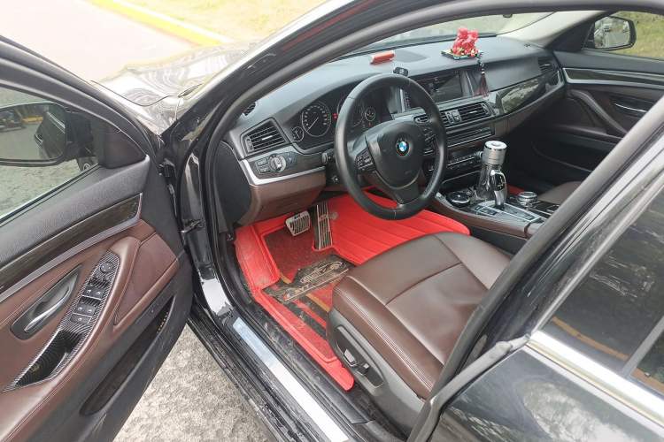 Used BMW 5 Series 2014 525Li Luxury Design Package Driver Seat