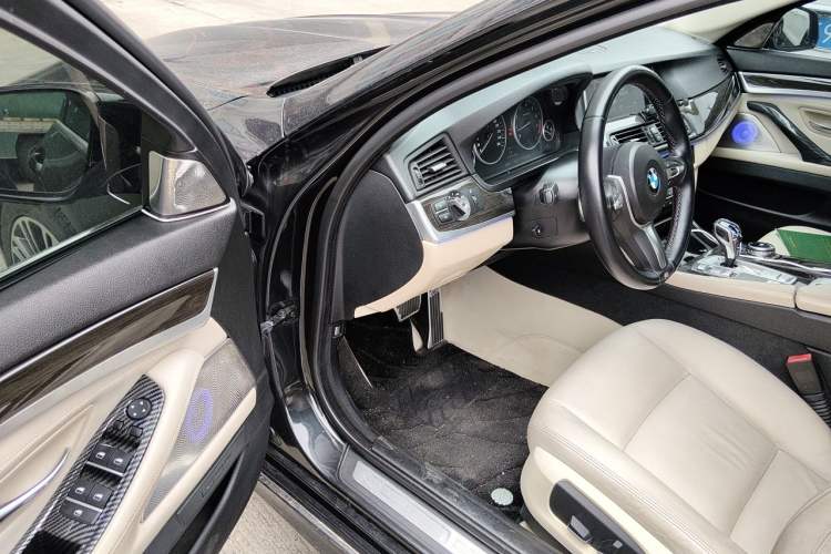 Used BMW 5 Series 2014 525Li Luxury Design Package Driver Seat