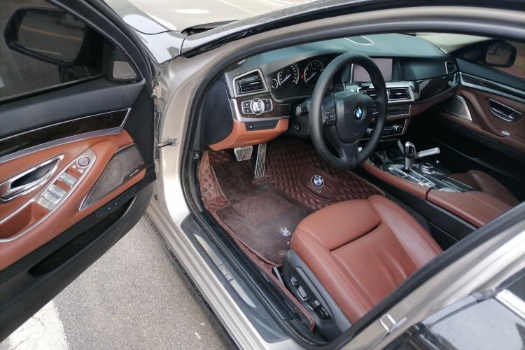 Used BMW 5 Series 2014 535Li Leading Model Driver Seat