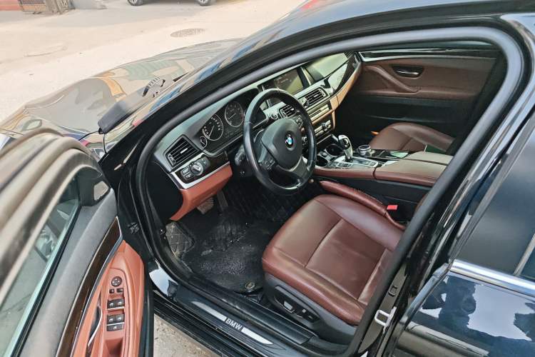 Used BMW 5 Series 2014 528Li xDrive Premium Edition Driver Seat