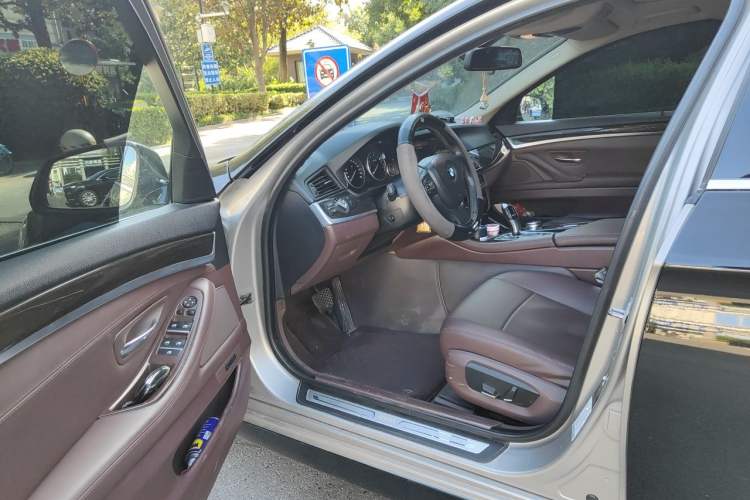Used BMW 5 Series 2014 525Li Luxury Design Package Driver Seat