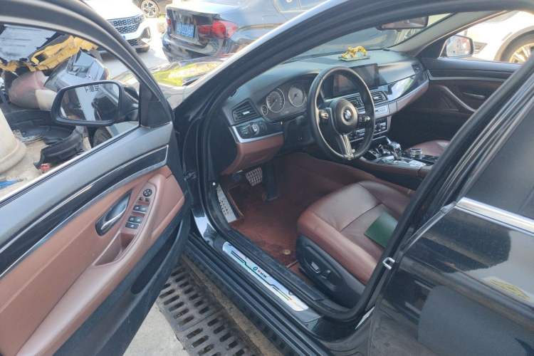 Used BMW 5 Series 2014 520i Elegant Edition Driver Seat