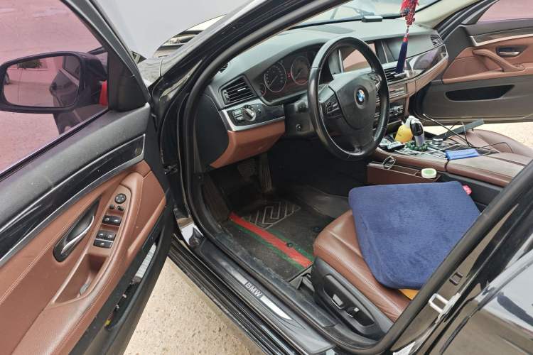 Used BMW 5 Series 2014 520i Elegant Edition Driver Seat