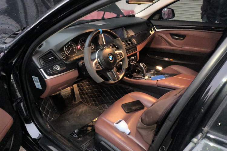 Used BMW 5 Series 2014 520i Touring Edition Driver Seat