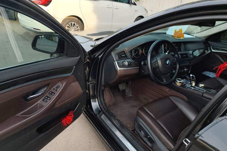 Used BMW 5 Series 2014 525Li Luxury Design Package Driver Seat