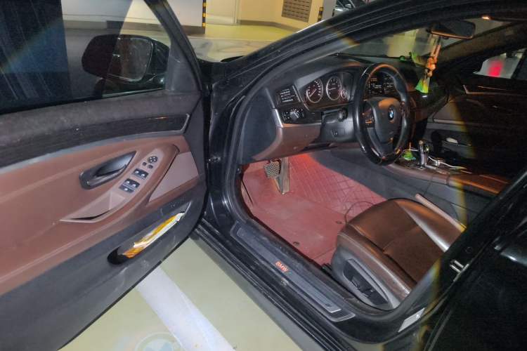 Used BMW 5 Series 2014 525Li Luxury Design Package Driver Seat