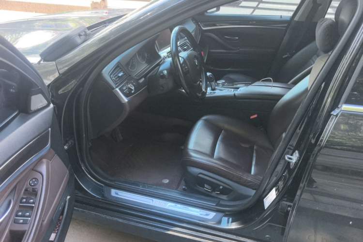 Used BMW 5 Series 2014 525Li Luxury Design Package Driver Seat