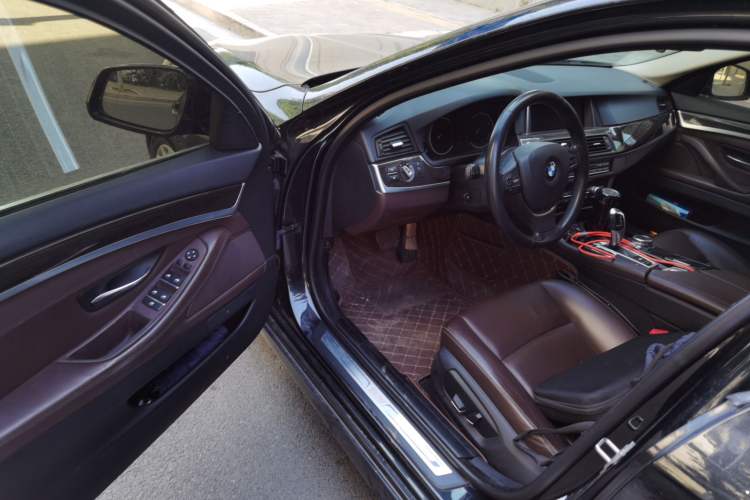 Used BMW 5 Series 2014 525Li Luxury Design Package Driver Seat