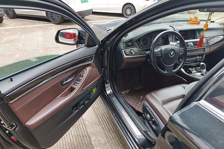 Used BMW 5 Series 2014 525Li Luxury Design Package Driver Seat