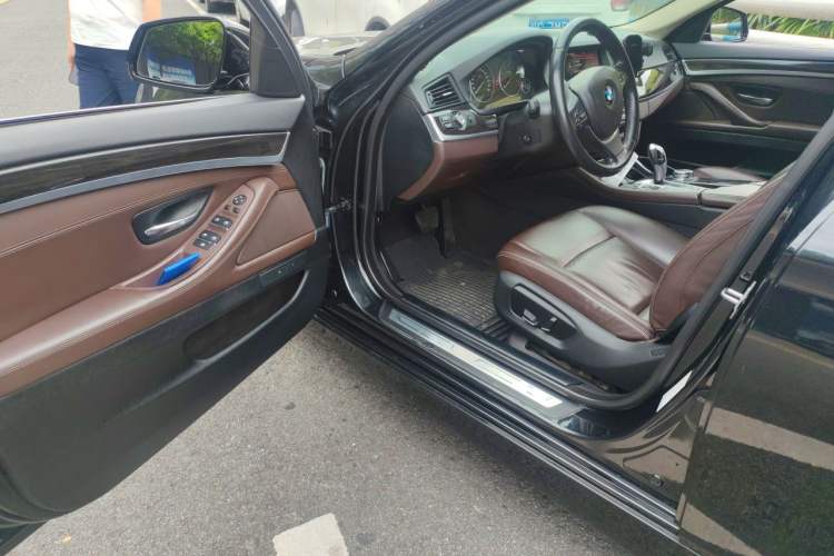 Used BMW 5 Series 2014 525Li Luxury Design Package Driver Seat