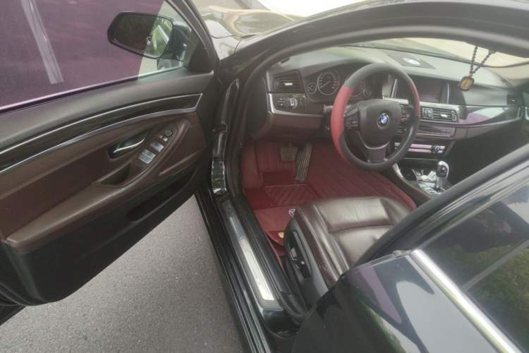 Used BMW 5 Series 2014 525Li Luxury Design Package Driver Seat