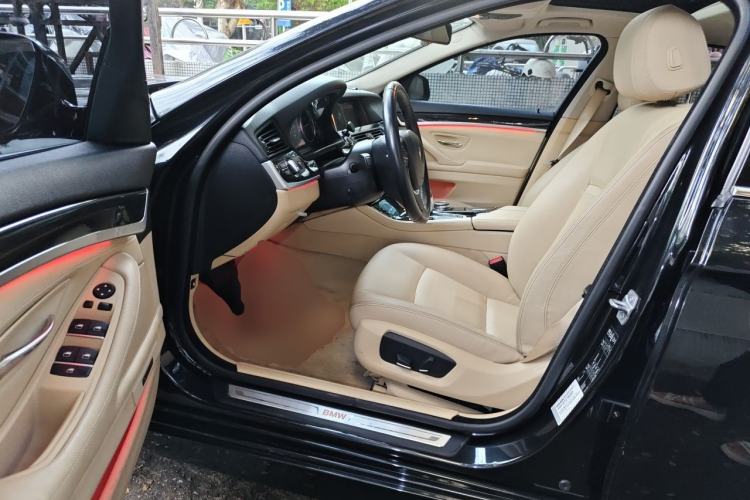 Used BMW 5 Series 2014 525Li Luxury Design Package Driver Seat