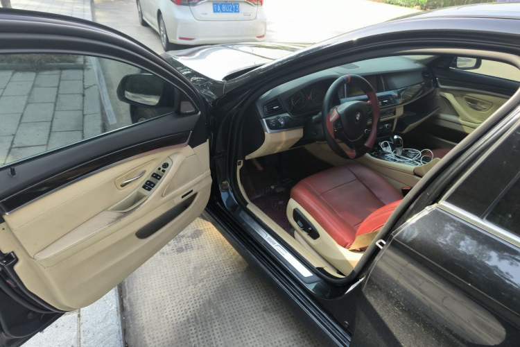Used BMW 5 Series 2014 525Li Luxury Design Package Driver Seat