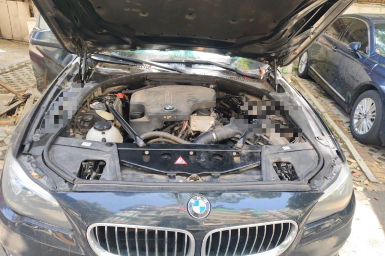 Used BMW 5 Series 2014 525Li Leading Model Engine Bay