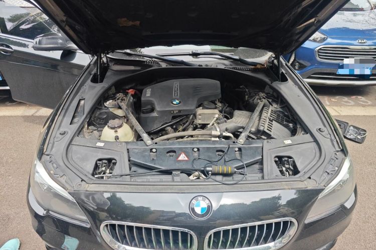 Used BMW 5 Series 2014 520Li Elegant Model Engine Bay