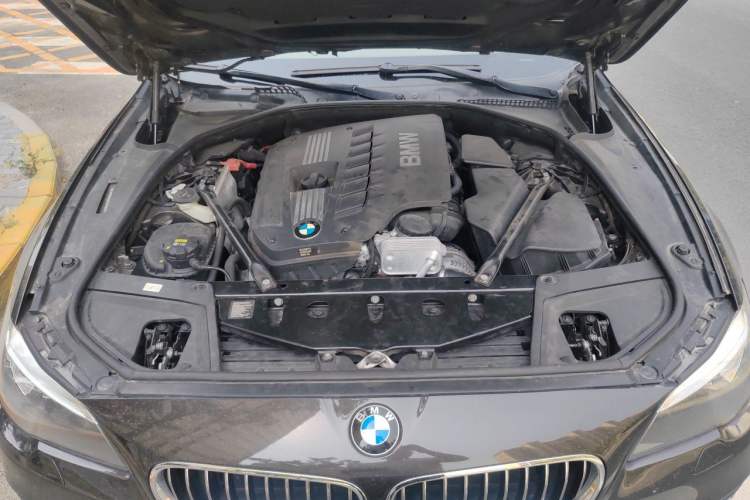 Used BMW 5 Series 2014 530Li Leading Model Engine Bay
