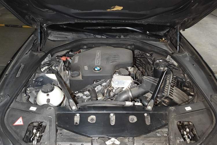 Used BMW 5 Series 2014 520i Elegant Edition Engine Bay