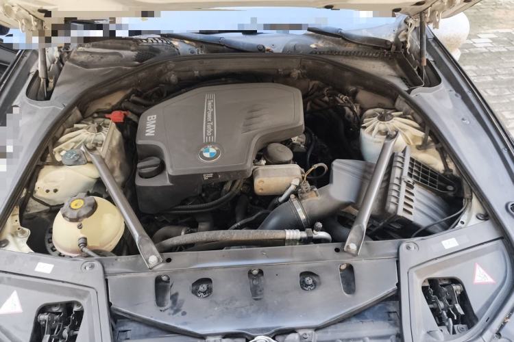 Used BMW 5 Series 2014 520Li Elegant Model Engine Bay