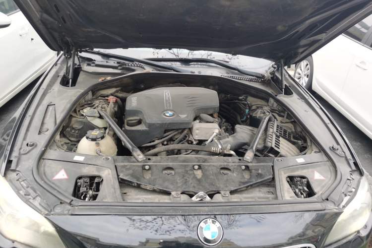 Used BMW 5 Series 2014 520i Elegant Edition Engine Bay