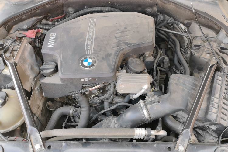 Used BMW 5 Series 2014 525Li Leading Model Engine Bay