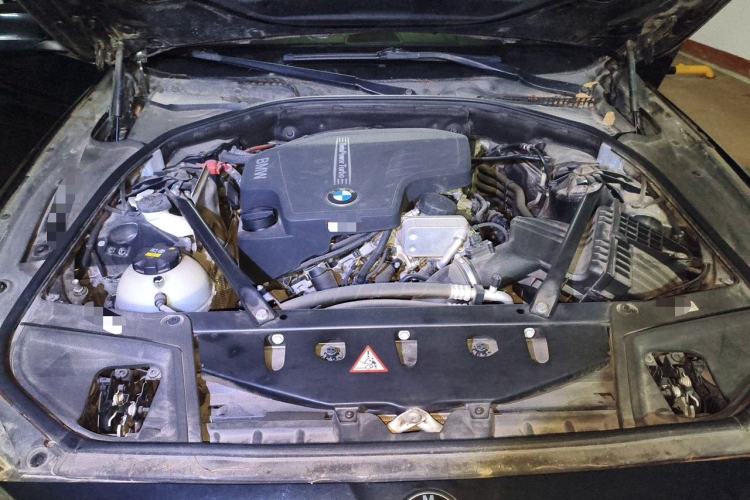 Used BMW 5 Series 2014 520Li Elegant Model Engine Bay