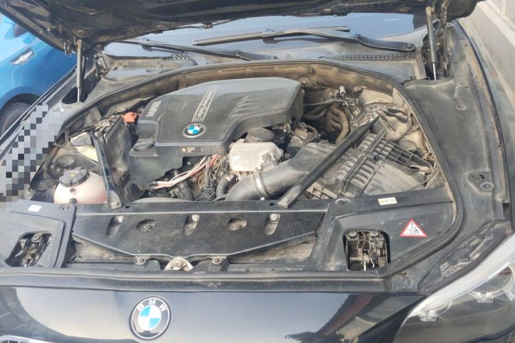 Used BMW 5 Series 2014 528Li Leading Model Engine Bay