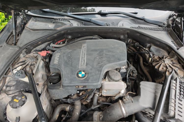 Used BMW 5 Series 2014 525Li Leading Model Engine Bay