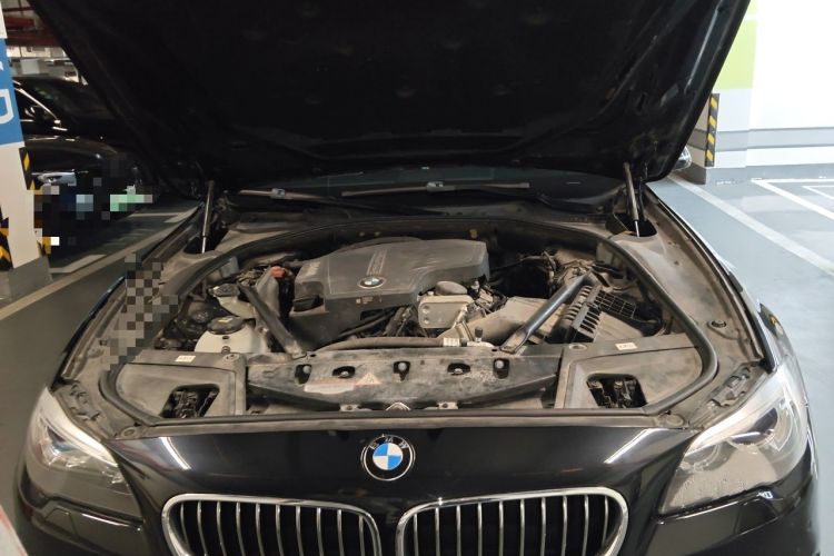 Used BMW 5 Series 2014 525Li Luxury Design Package Engine Bay