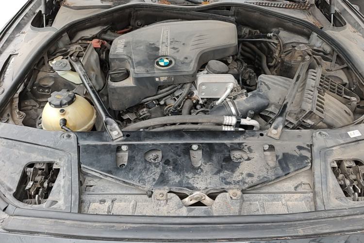 Used BMW 5 Series 2014 520Li Elegant Model Engine Bay