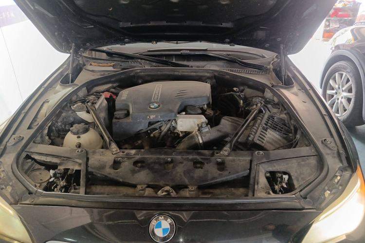 Used BMW 5 Series 2014 525Li Luxury Design Package Engine Bay