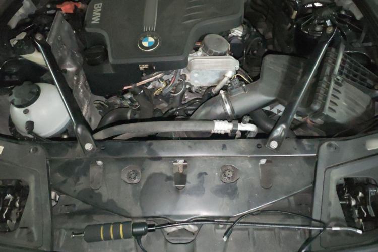 Used BMW 5 Series 2014 525Li Luxury Design Package Engine Bay