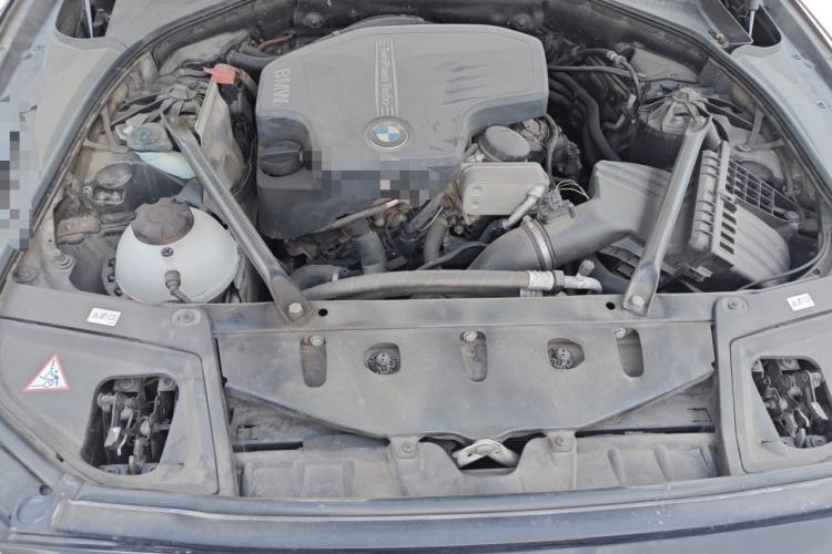 Used BMW 5 Series 2014 525Li Leading Model Engine Bay