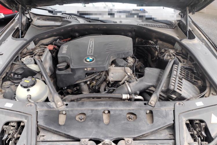 Used BMW 5 Series 2014 525Li Leading Model Engine Bay