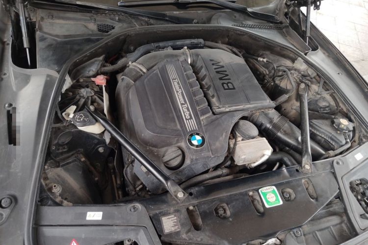 Used BMW 5 Series 2014 535Li Leading Model Engine Bay