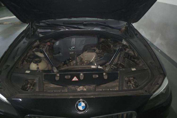 Used BMW 5 Series 2014 525Li Luxury Design Package Engine Bay