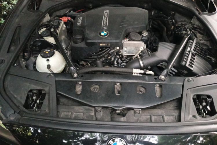 Used BMW 5 Series 2014 525Li Luxury Design Package Engine Bay