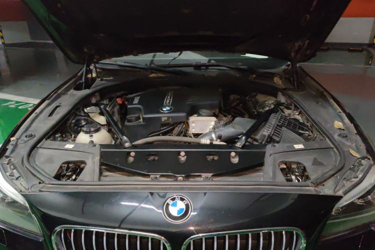 Used BMW 5 Series 2014 525Li Luxury Design Package Engine Bay