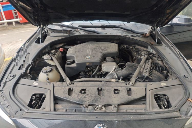 Used BMW 5 Series 2014 525Li Leading Model Engine Bay