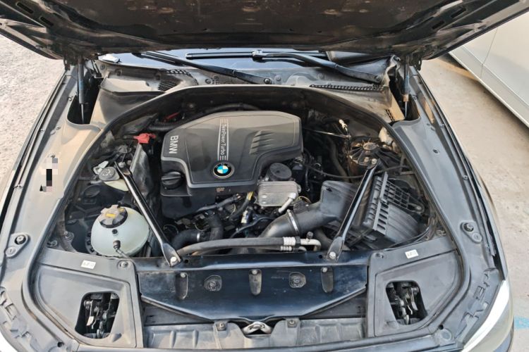 Used BMW 5 Series 2014 528Li xDrive Premium Edition Engine Bay