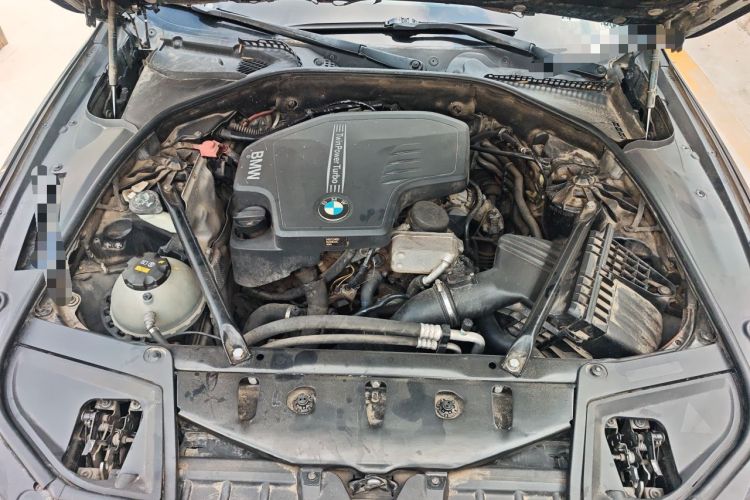 Used BMW 5 Series 2014 525Li Luxury Design Package Engine Bay