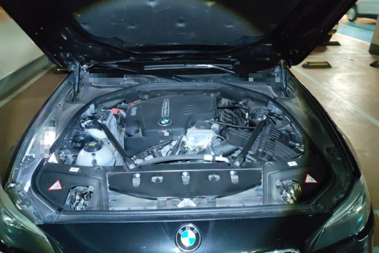 Used BMW 5 Series 2014 528Li Leading Model Engine Bay
