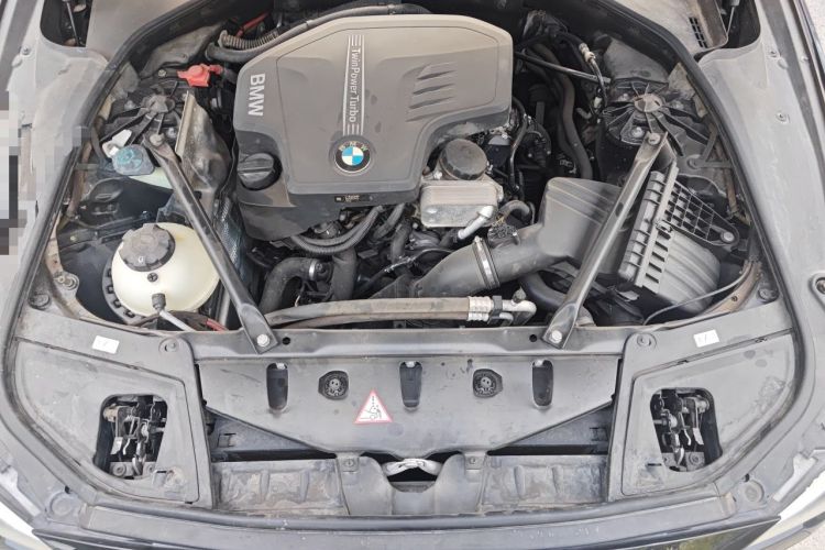 Used BMW 5 Series 2014 520Li Elegant Model Engine Bay