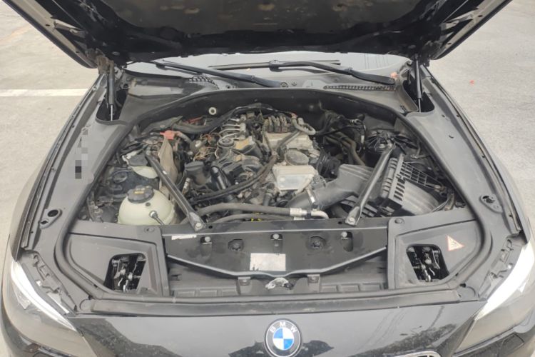 Used BMW 5 Series 2014 520Li Elegant Model Engine Bay